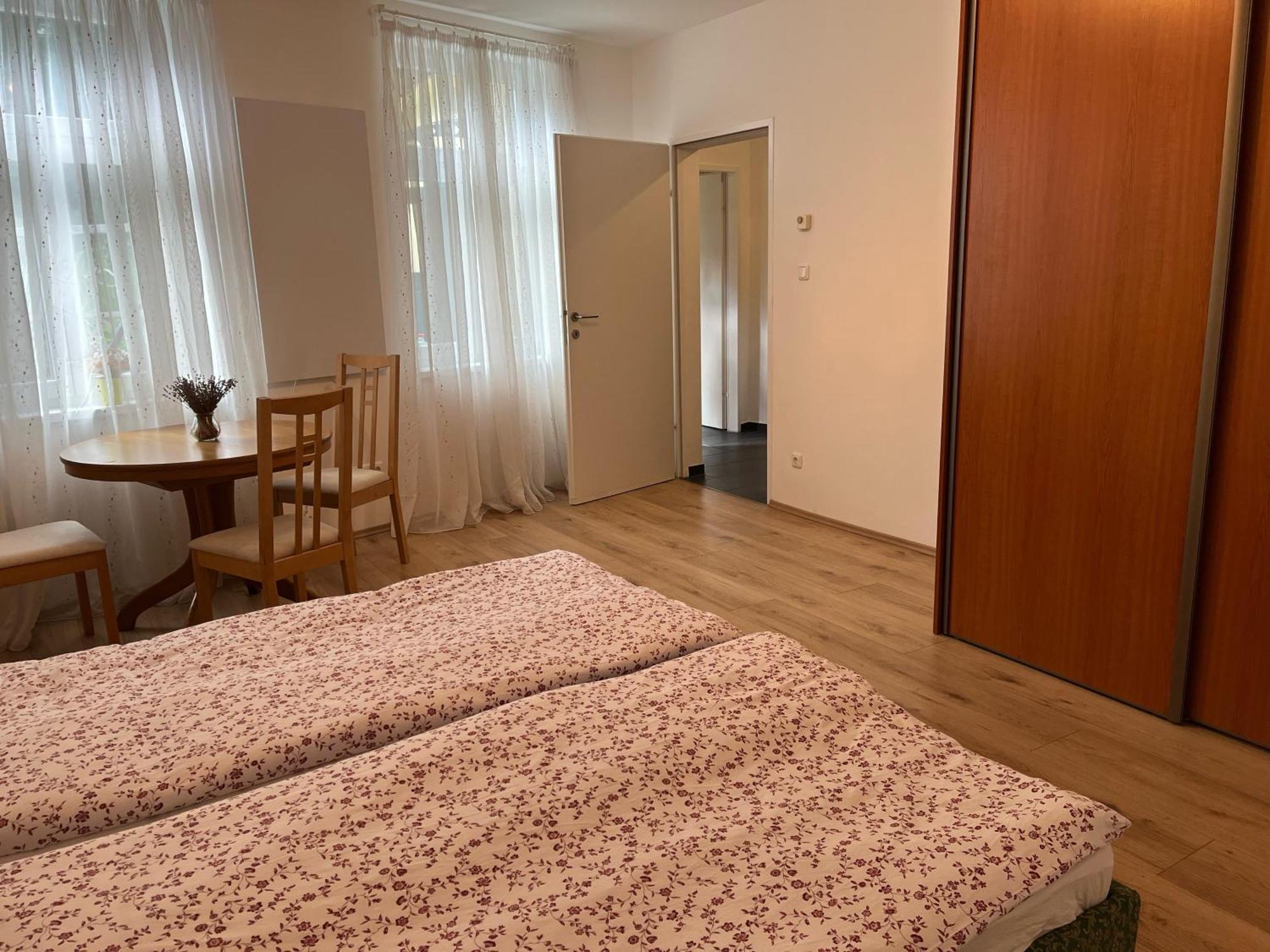 Schoene Wohnung Im Helenental Baden Exterior foto
